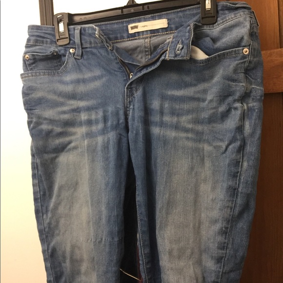 Levi Skinny Jean (COMMENT FOR CUSTOMS) - Picture 1 of 2